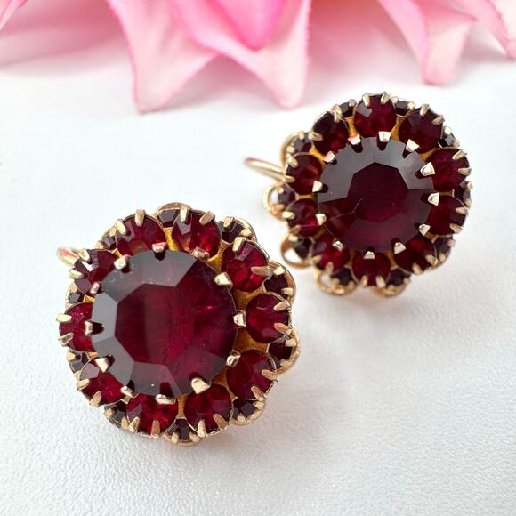 Vintage Sarah Coventry Red Rhinestone Clip On Earrings Romantic Filigree 3D - Picture 1 of 14